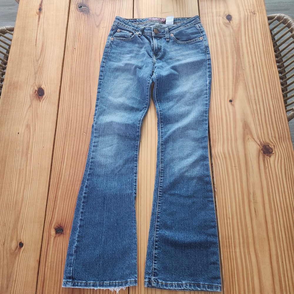 Vintage Levis 518 superlow bootcut Women 28